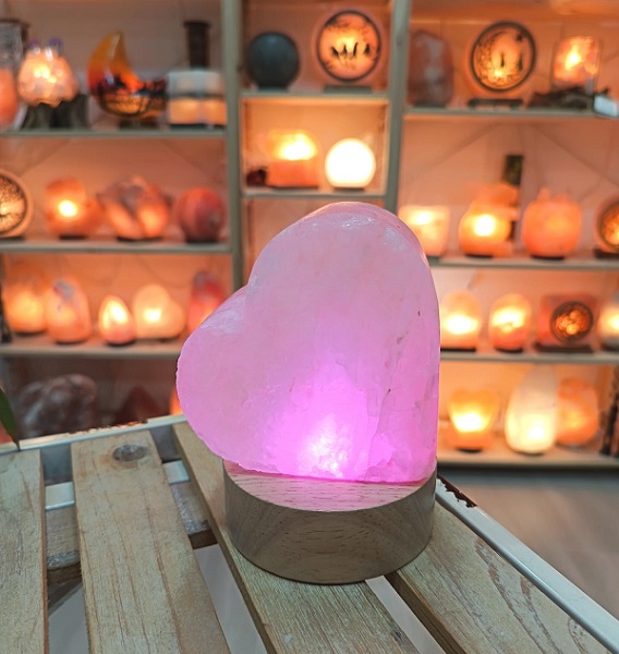 Lampade di sale himalayano a batteria ricaricabili luce soffusa atmosfera zen Sicilia Palermo