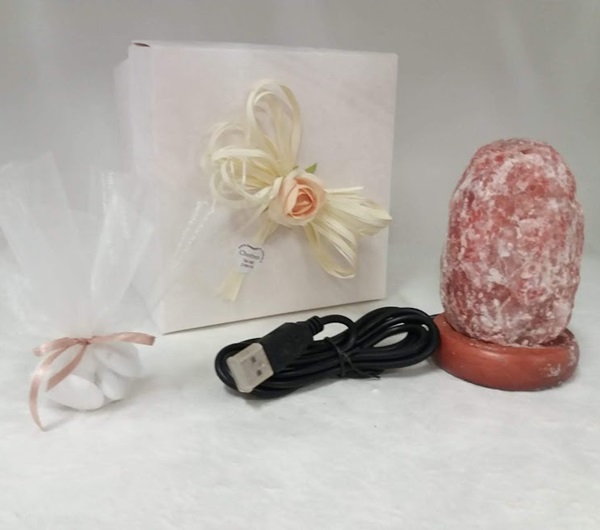 bomboniere-lampade-di-sale-himalaya-palermo-bomboniere-in-sale-rosa-himalayano-per-matrimonio-battesimo-e-comunione-palermo-sicilia-italia.jpg Bomboniere Lampade di Sale Himalaya Palermo – Bomboniere in Sale Rosa Himalayano per Matrimonio, Battesimo e Comunione