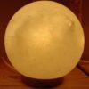 lampada-di-sale-himalaya-sfera-bianca-grande-bicibio-bioprofumeria.jpg Lampade di Sale Bianco Himalaya Sfera BiciBio Bioprofumeria