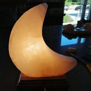 Lampada di Sale Himalayano Mezza Luna BiciBIo Bioprofumeria